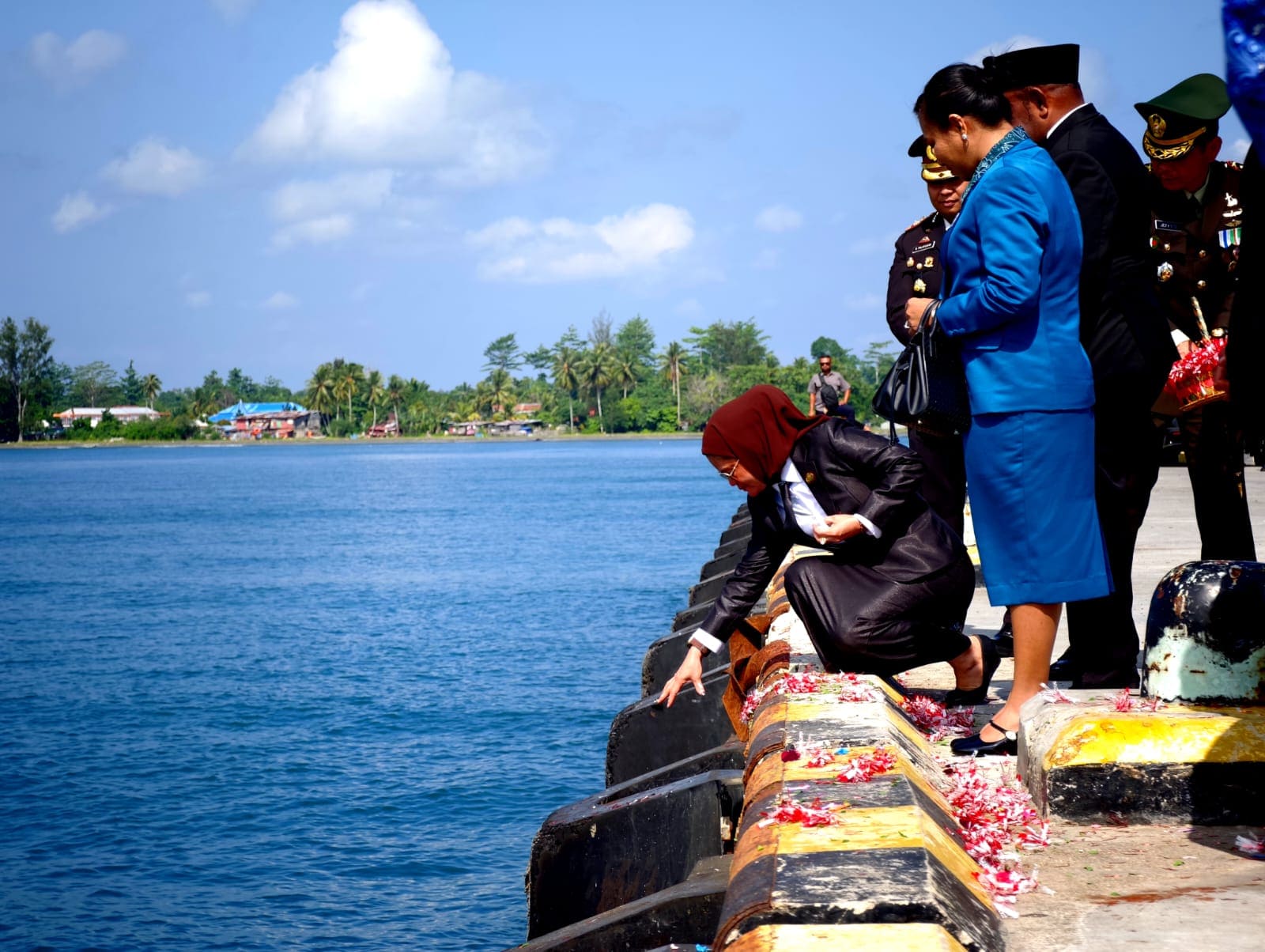 Semarak HUT RI ke-81, Pemkab Sarmi dan Forkopimda Gelar Tabur Bunga